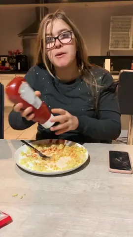MDRR ça n’arrive qu’à elle je vous jure 😂 #pourtoi #foryou #fypシ #pourtoii #fyp  @leaa.1209