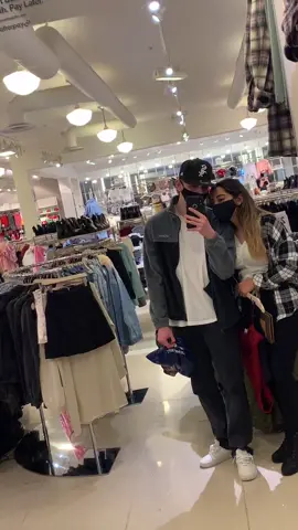 Quien pensaría🤣 #foryou #foryoupage #fyp #mexicantiktok #parati #washington #Love #mall #toxic #cute #trending @kora.ymaa