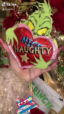 One more for my #Grinch collection @irregularchoiceofficial @drseuss 🎄 #thegrinch #grinchtiktok #grinchmas #christmas #grinchchallenge