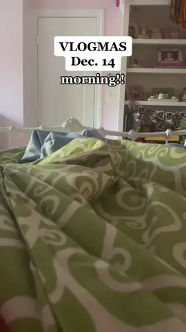 such a Monday 😴 #Vlogmas #vlogmas2020 #GoodMorning #MONCLERBUBBLEUP #foryou