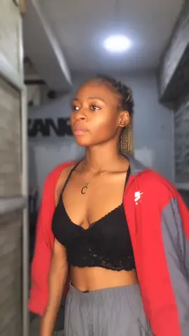 Davido’s songs be doing things😂. Please share,someone who could teach me better will be on your list. #slomo #constancecee #slomotion #slomowalk