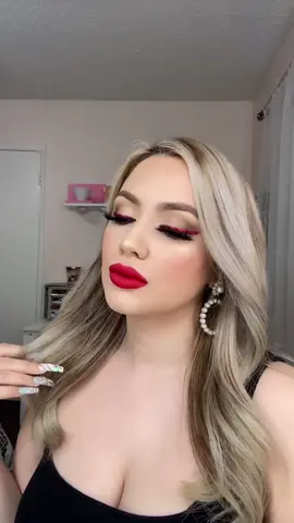 Red Glitter Liner Tutorial🧑🏻‍🎄(@beautycreationscosmetics Liquid Lipstick in Seductive) #makeuphacks #beautyhacks #makeuptips #beautytips #xmaslook
