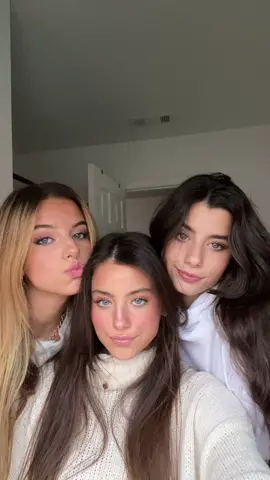 come vibe w the davis sisters this christmas