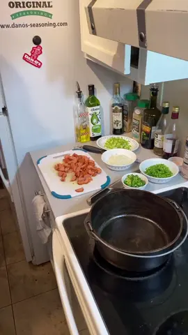 That’s why they use a wooden spoon 🤪🤪😂😂😂🤠🤠🤠 #gumbo #danosseasoning #dangood #fy #foryou