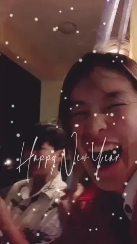 happy new year 🎉 นะทุกคนนน ปีนี้ลืมเค้าท์ดาวน์ ปีหน้าเอาใหม่ 😂 @ariixtkhs 💜 #TEAMSOCUTE