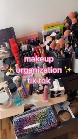#makeup #makeupdeclutter #makeupvanity #organizationtiktok #makeuporganization #makeuporganizer #decluttering #organizationhacks #cleaning #CleanTok