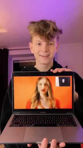 nie wiem co ta @monika.kociolek odwala na tym FaceTime😂🤪🙊