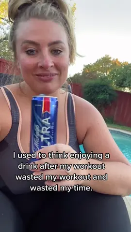 PSA: drinking a beer doesn’t “waste” your workout. Cheers to enjoying all of life’s moments🍻  #michelobultra #OnlyWorthItIfYouEnjoyIt #LiveUltra