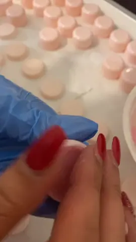 Gommage pour les lèvres 100% cruelty free ! ✨💕 #pourtoi #fyp #foryou #asmr #lips #lipscrubmaking #xyzbca  #smallbusinesscheck #ownbusiness #lipgloss