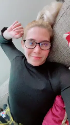 Well that was harsh, haha. #stillfuckingulgy #forfun #nottraveltiktok #prettyliltraveler #glasseschallenge #stillugly