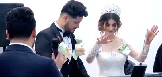 Er macht die Hochzeiten wunderschön 😍 @jenedi_original #jenedi #best #sänger #hunermend #kurdischehochzeit #kecakurda #mardin47 #iraq #dawet #ezi