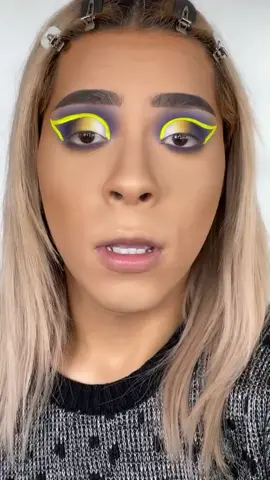 Shake that laffy taffy girl #beauty #makeuptutorial #makeupartist #makeup #fyp