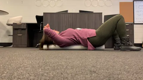 Self mobilization of my thoracic spine during the work day. #ehlersdanlos #hypermobility #eds #mobilization #invisibleillness #pop