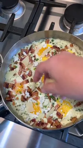 Let’s make my Creamy Herbed Bacon and Egg Skillet!