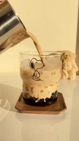 Milk tea 🧋  #fyp #foryoupage #fypシ #boba #milktea #bubbletea #viral #aesthetic #snoopy