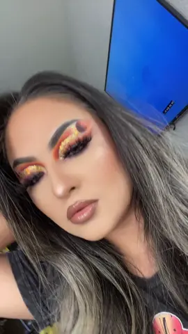 #fyp #makeup #makeupartist #underrated #makeuptutorial #foryou #makeuptutorial #glitter