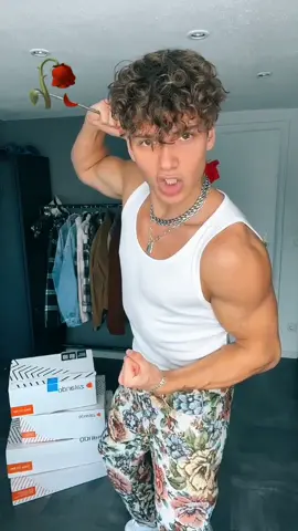 Choose your player. | @zalando *Anzeige #outfitinspiration #curlyhair #fyp #fürdich #muscle