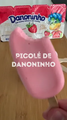 PICOLÉ DE DANONINHO FEITO EM CASA Feat. @petryanaclara #receitasfaceis #receitasimples #receitas #receita #foryou #fy #picolé #danoninho