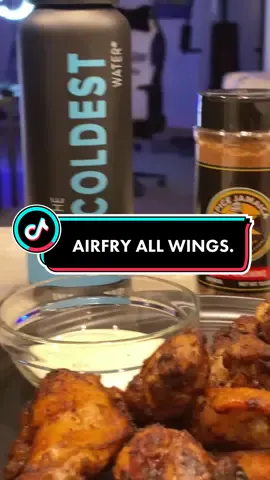 Jerk chicken wings 🤤🌶Airfry ALL wings! Crispy juicy goodness. #airfryer #foodtiktok #chicken #thecoldestwater @thecoldestwater @spicejamaica