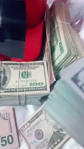 tag your man that flexes my money before turning it in #money #moneycounterchallenge #viral #100kchallenge #blueface #everyday #workfromhome