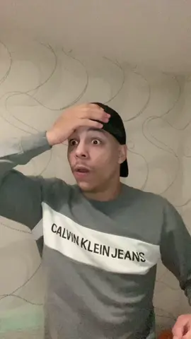 Quand tu frappe ton petit frère trop fort 😭