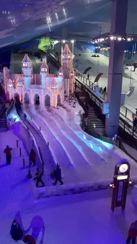 Sabia que em Gramado você pode curtir neve de verdade? Esse é o Snowland! #serragaucha #destinosimperdiveis #snowland #gramadors #neve #snow