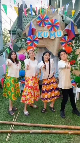 we had to hop on this hahaha!! @ranzkyle @nianaguerrero @chelseah.hilary @itsninastephanie 🥳 ps new vlog on nianas channel check it out