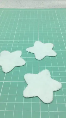 Así dejo prontas mis piezas para empezar a coser 💪🏼💪🏼#fieltro #felt #feltro #artesanato #artesanal #craft #hechoamano #feltcreative #tips