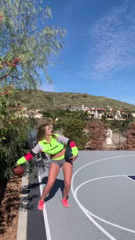 Wait for it......#football #womeninsports 😩😡 #fail #OhNo