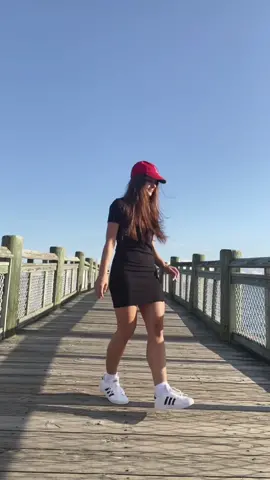 One of my favorite days! 🤍 love vibing at the beach #dance  #shuffledance #shuffle #cuttinshapes #positive