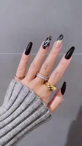 black marble nails 🖤✨ #nails #nailsoftiktok #fyp #imbusyrightnow