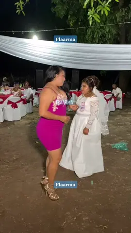 Boda en Guerrero #tierracaliente #cocho #paisanos #purotierracaliente #banda #flaarma #dance #cutzamala #bailescalentanos #fiesta