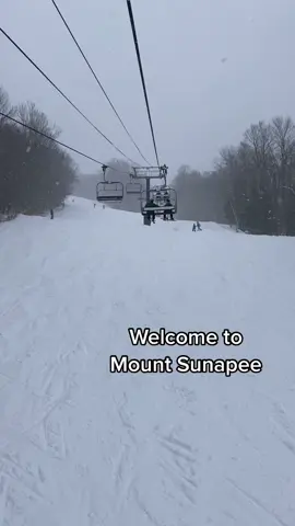 New England Mountains 🏔 🎿🚡🏂 #newengland #boston #skiing #snowboarding #fyp #mustdo #travel