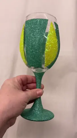 Bright colors to hopefully brighten your day 😊#glitterwineglass #glittercrafts #craftymomma #glittery #sparkly #funcrafts #wineglass #glitter #art