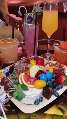 Answer to @ivetterodrguez I ❤️ @redrockcasino!!! #lasvegas #vegas #lasvegasfood #vegasfood #cocktail #drink #aesthetic #ig #food #Foodie #cheese #meat