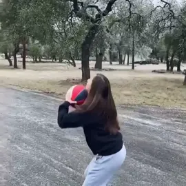 Her game is just too cold 🥶😂 @she_got.game/ig #basketball #icy #fyp