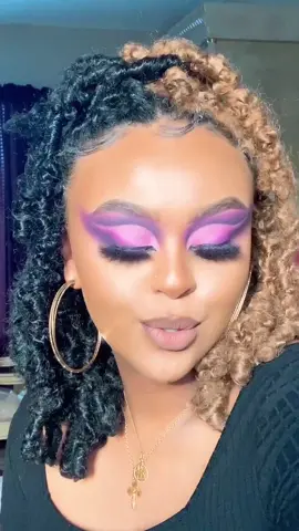 Like uuuuuu🙈💜 #blackcreatives #makeuplooks #blackgirlmakeup #creativemakeuplooks #purplemakeup #colddays