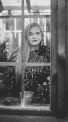donc c'est l'amour en français 🤩 #greenscreen #model #france #french #fyp #foryou #waco #baylor #photography #makeup #pretty #blonde @rickyrosen