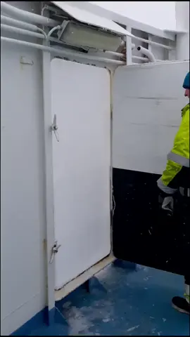 #AB #ableseaman #breaks #off #ice #bulkheaddoor #kikking #ocean#freeze#ferry#ship#work #boreal will this video get more followers than @moelmann
