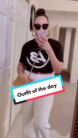 OOTD: errands, cleanup and airport pickup all in the next hour. But make it cute #style #stylepost #stylenotsize #fashionpost #styleinspo