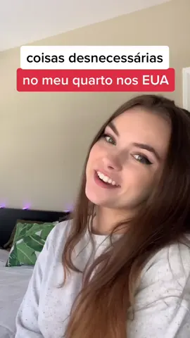 Qual vocês queriam? #gringa #intercambista #intercambio #memesbr #vidadeatleta #eua #meuquarto coisas desnecessárias no meu quarto nos EUA #historias