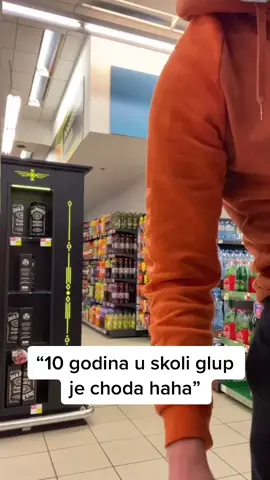 Izbacili me zbog skecha