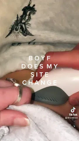 WHY did he have to pull out the needle so slowly😭😭 did pretty good tho ngl #fyp #foryoupage #boyfriend #funny #diabetes
