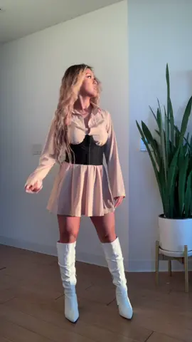 Why didn’t I get these corset tops earlier cuz I’m in love 🤩🖤  #ontherunway #dayandnight #corsettop #fashiongirl #styletips