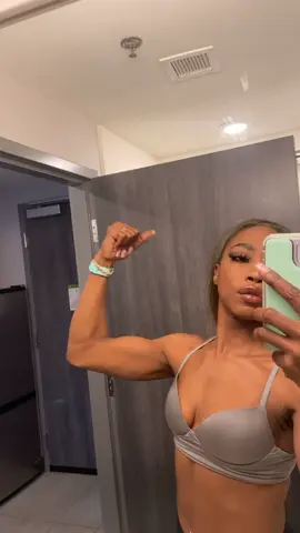 #Flexfridays #flexfriday It’s Friday!!! Yay 🤪🤪  #kidcudi