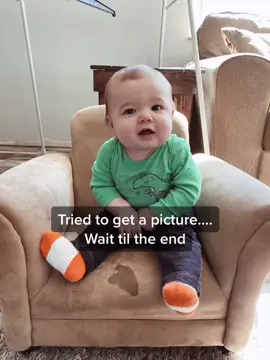 #anditwentlike #fail #funnybabyvideos #cutebaby #photoshoot