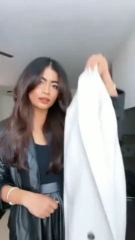 I’m trying to get into #fashiontiktok haha! White blazers anyone?✨ #whiteblazer #blazer #outfits #style #xyzbca #outfitideas