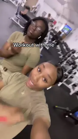 Make sure you workout today☺️ #fyp #workoutwithme #workoutroutine #glutes #jrtc #army