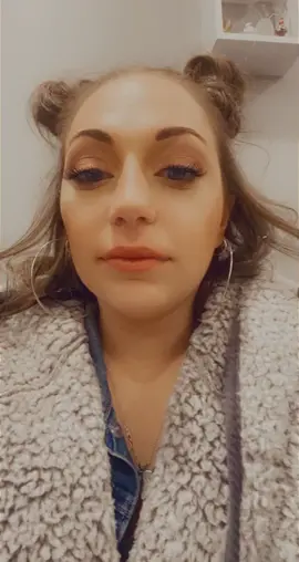 anybody else’s sister have a secret talent? mine can queef on command! #queefqueen👑 #sistersistersistersister #funnyvideos #fartvideo @stephbalsama