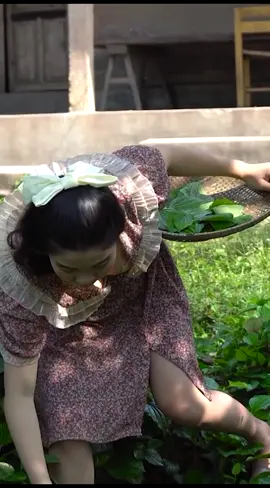 Nana made a spicy dish of fried beef with young guise leaves - a strange and familiar dish#cooking #girlcooking #hotgirlcooking #nana